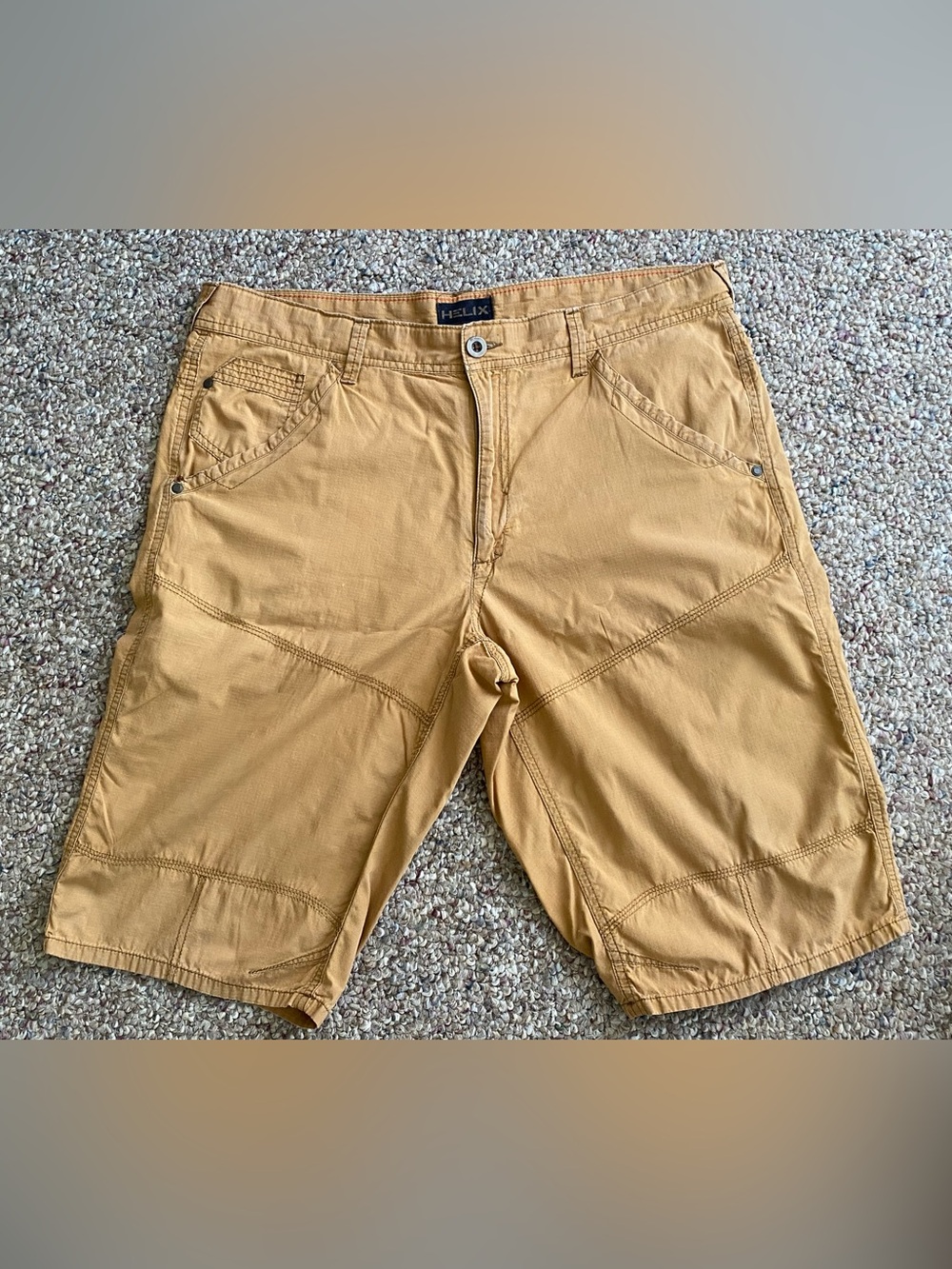Helix Cargo Shorts Khaki  Mens Size 36 Utility Pockets Y2K Streetwear Long 12”